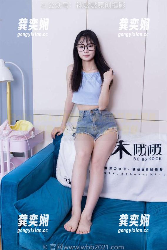 BoBoSocks袜啵啵 - 糯米的花絮大冒险：厚黑丝与美图壁纸的CP时刻