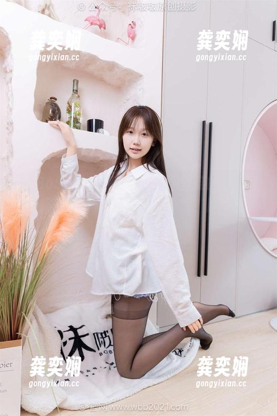 BoBoSocks袜啵啵-雪糕 BoBoSocks袜啵啵 - 一场雪糕的“裸足脚对脚剧情”,还是脚的个展?原图展示太逗了!