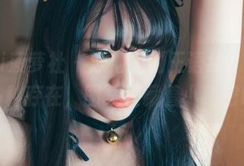 BoLoli菠萝社 – 泳池里的王语纯，完全是另一种存在，图集里藏着小秘密哦。