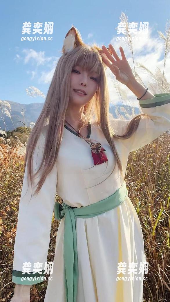 ElyEE子 看了ElyEE子的高清图包,BlueRibbonSweets,整个人都有点懵,有点想要一口了。
