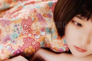 GIRLT果团网 – 听说Miss琪的写真能让人清纯得想发呆，我今天试试…