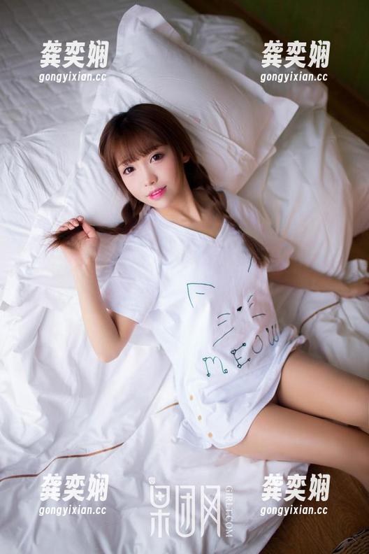 GIRLT果团网 - 龚玥菲短裙美图合集，像是把时光装进了裙摆里，咋回事呢！