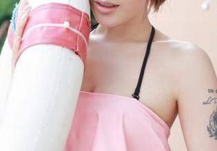 MFStar模范学院 – 在Ellie艾栗栗的夏日作品集中，最新的一些图像像是夏天的吻，满场随风。
