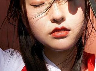 MiiTao蜜桃社 – Mia米娅的美脚合集，你以为是在看图册，其实是在偷瞄？
