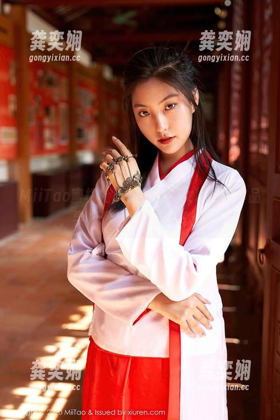 MiiTao蜜桃社-小魔女lily MiiTao蜜桃社 - 这次小魔女lily的作品,学姐你是想让我心软吗?