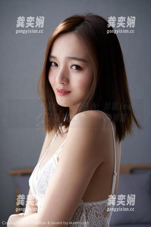 MiiTao蜜桃社 - 私房白色：珍妮Jeane给你来了场视觉洗礼，不怕淋湿