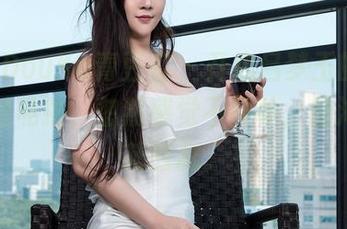 QingDouKe青豆客 – 开启吕梦玉的图包，肉丝私拍，忽然感觉不简单，脑海里水花四溅。