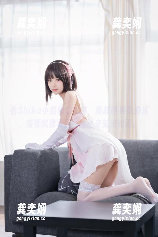 Shika小鹿鹿 看Shika小鹿鹿的短裤,新鲜图集免费送,感觉就像夏天一场说来就来的雨。
