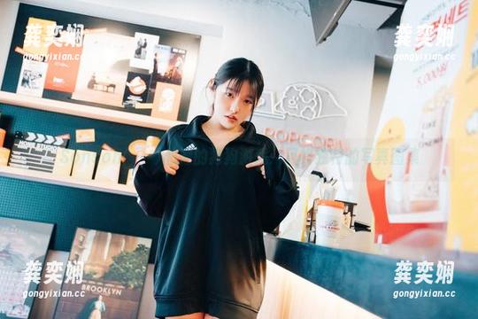 Sonson(손손)和她的狗狗游戏：风格独特的写真图集