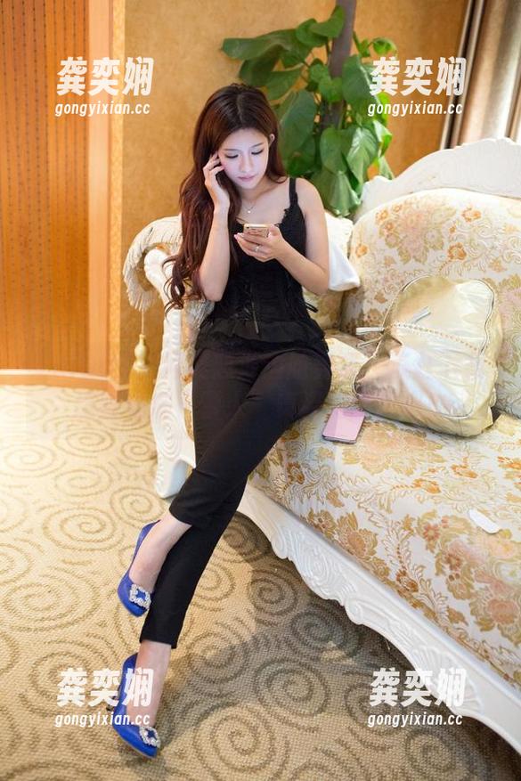 TuiGirl-何奕恋 TuiGirl - 何奕恋海边尬舞集:疯狂下载这些充满“雷人”舞姿的图片吧!