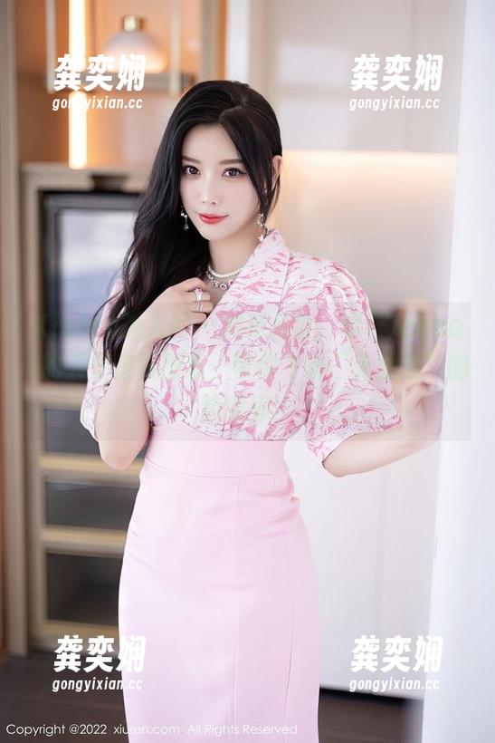Xiuren秀人网-卓君Jeanes Xiuren秀人网 - 抛弃凡尘,卓君Jeanes的天使定制图集,带你飞向“无重力”的新境界!