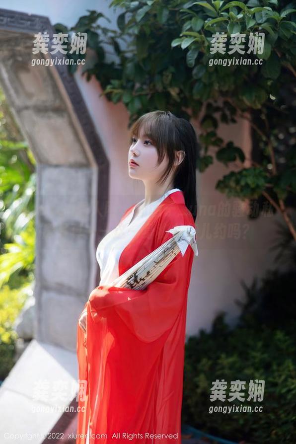Xiuren秀人网 - 团团子_una的骚动私房写真——这一身秘书范儿约吗？