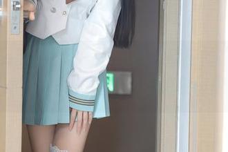 Xiuren秀人网 – 王曼柔与旗袍的“免费互动”，图册挑战你的想象极限！