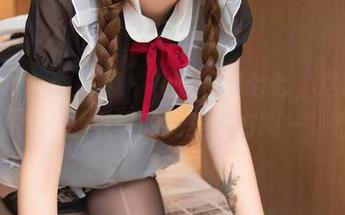 Xiuren秀人网 – 礼服和甜七七，这就像是壁纸里的完美配方啊～