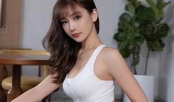 Xiuren秀人网 – 程慧娴Phoebe的天台奇遇，一图分享，恍若身临其境，太有趣了！