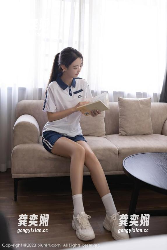 Xiuren秀人网 - 美桃酱：修女全套写真，穿上神父看不见的保护色！