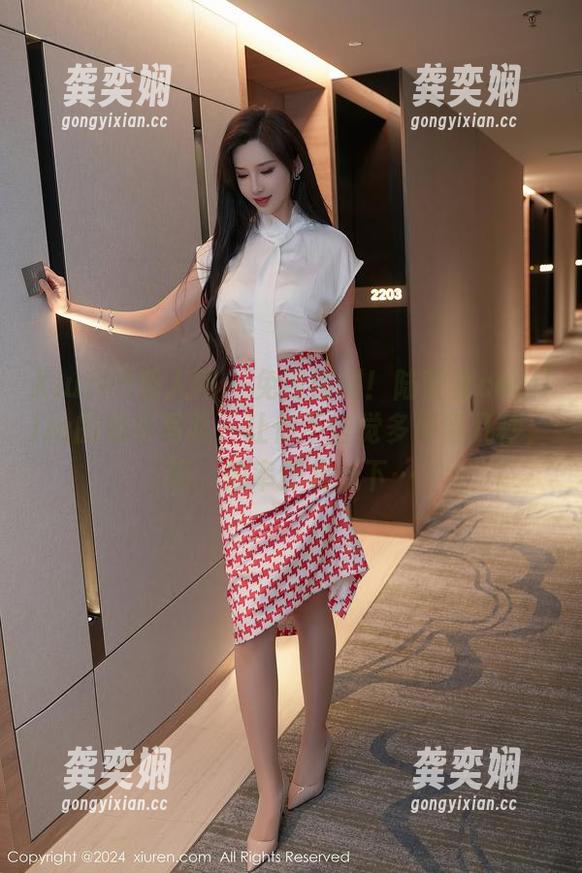 Xiuren秀人网-陆萱萱cecillia Xiuren秀人网 - 免费福利!陆萱萱cecillia的奶牛写真,让你不自觉多停留几秒,呃,效率即将低下…