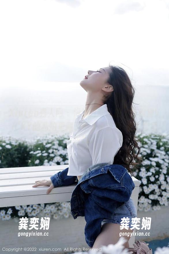 Xiuren秀人网 - 海边日常乱拍，陈雅漫VICKY的私拍里藏了不少小故事-快去套图找找。
