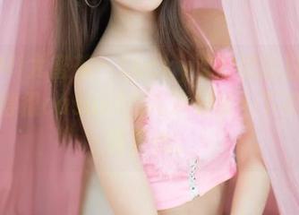 YouMi尤蜜荟 – Lucky沈欢欣的白衬衫，穿得很casual，高清分享一下真的不算羞愧。