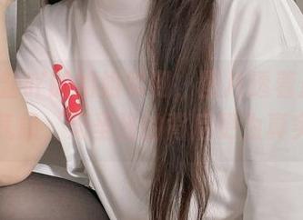 miko酱吖的姐姐驾到，图片透着点坏坏的气息，无圣光的背后更为真实。
