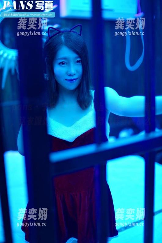 pans - 宁宁又给我们送上“套图”更新，这衣服是个迷，咋会觉得这样穿能那么美呢？