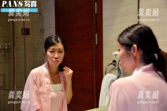 pans-小青 pans - 裤里丝全套写真,小青吓坏了,我以为她是在开时装秀呢!