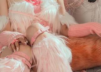 私房里的黑丝美图，七月喵子说自己是“万千少女心中的男神”