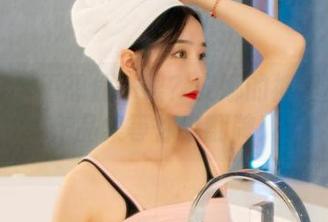 丽柜 – 想不想偷一眼？安娜的裤里丝精选作品集等你来翻牌！