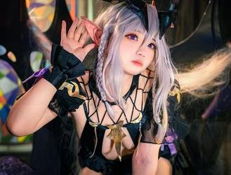 原图来啦！伊喵_Master的初音酱，像极了我爱的小猫猫。
