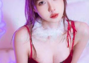最新图集鉴赏，余多多Dudu化身御姐骑单车，莫名让我想起那种轻松的假期。