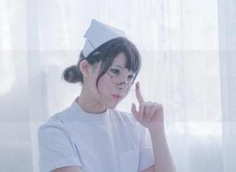 你十七鸽的眼镜全集，时而深邃时而眨眼，多妙的组合