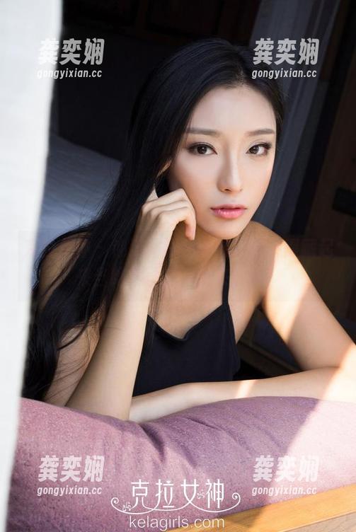 克拉女神-钟淇 克拉女神 - 钟淇的泳装美图,恨不得藏起来当绝世珍宝,快来分享!