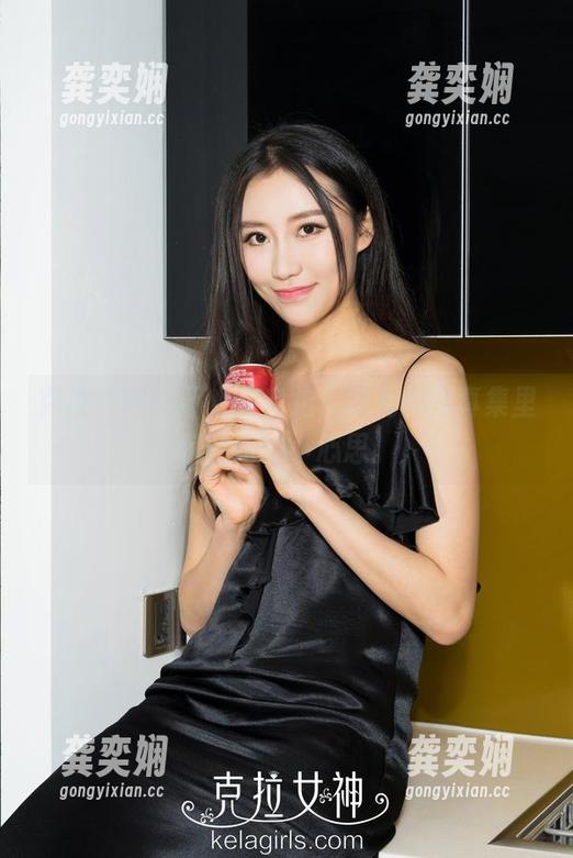 克拉女神 - 不止是自拍，颖儿的写真集里藏着她的小心思。