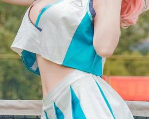 镂空或许是最会调情的凉凉子定制写真？