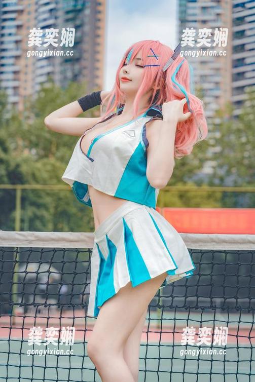 镂空或许是最会调情的凉凉子定制写真？