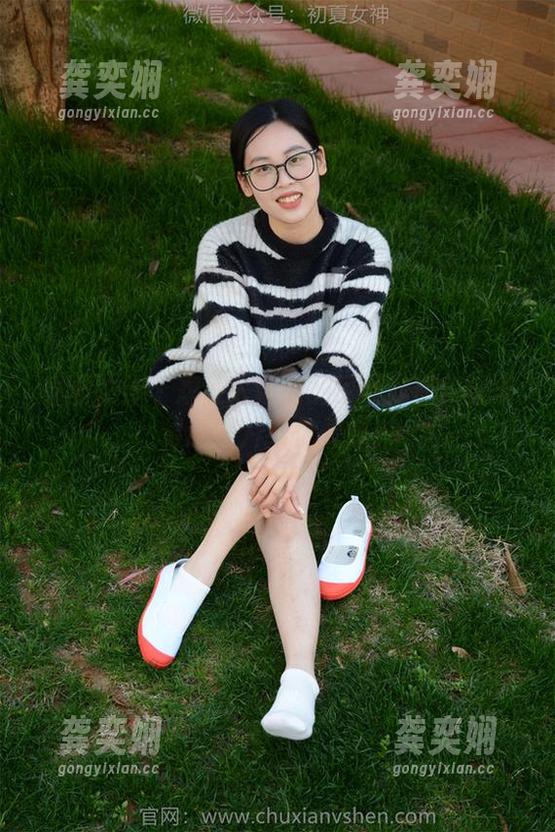 初夏女神-柒柒 初夏女神 - 想让人惊艳的吊带穿搭?柒柒最新照片给你灵感!