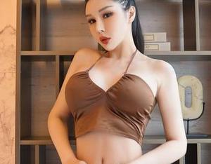 嗲囡囡 – 女王SiByl李思宁写真分享，连我都想跪下了！