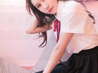 嗲囡囡 – 梦小楠小夜猫的全套美足写真，犹如在细腻的梦境中游走，越看越隐晦的美。