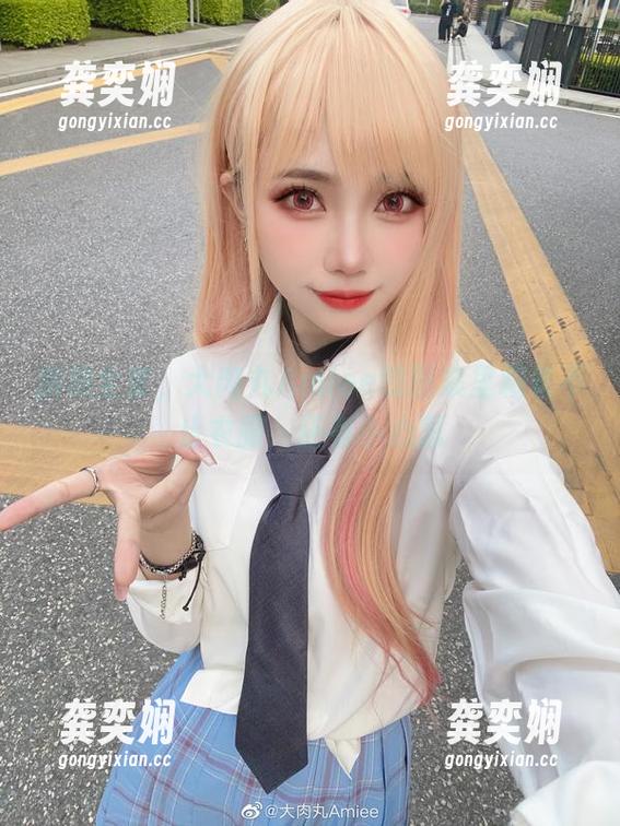 大肉丸Amiee 旗袍全套,大肉丸Amiee的图集里藏着不止衣服,还有小心思