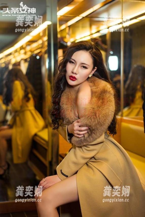 头条女神-洛洛可 头条女神 - 照片下的洛洛可和服,似乎连空气都在轻轻摇摆