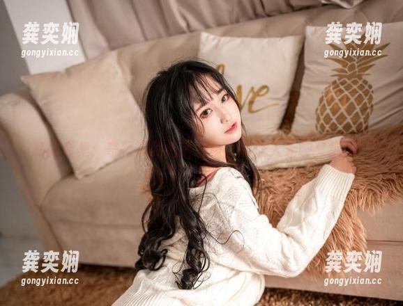 奇行家狗崽 私拍合集:奇行家狗崽的眼镜,真让人无聊又痴迷!