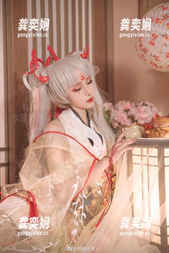 今晚更新！奶狮不咬人的“雨师”图集，湿意稍稍改编了我们的剧情。