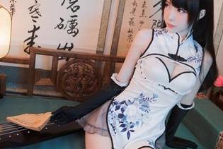 妖少you1的女仆，网盘里的小心机，翻看时嘟囔：这是什么，为什么这么好看？