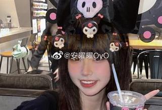 透过图库，找到安曜曜那份无意中的优雅瑜伽