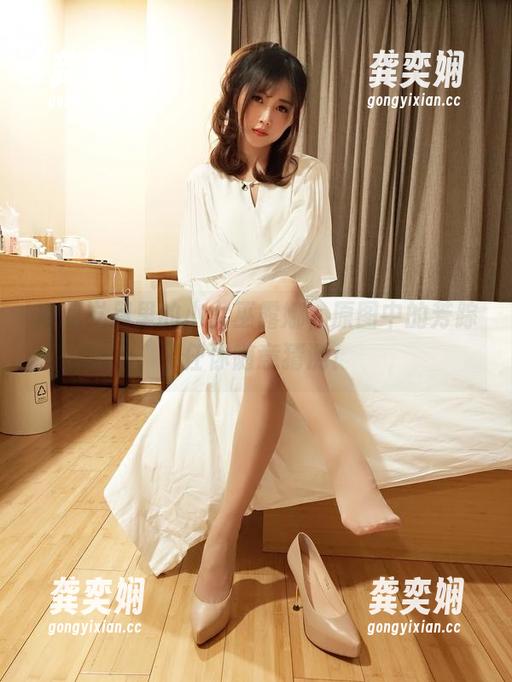小女巫露娜 青葱岁月里的小女巫露娜,原图中的芳踪,任你随意猜测!