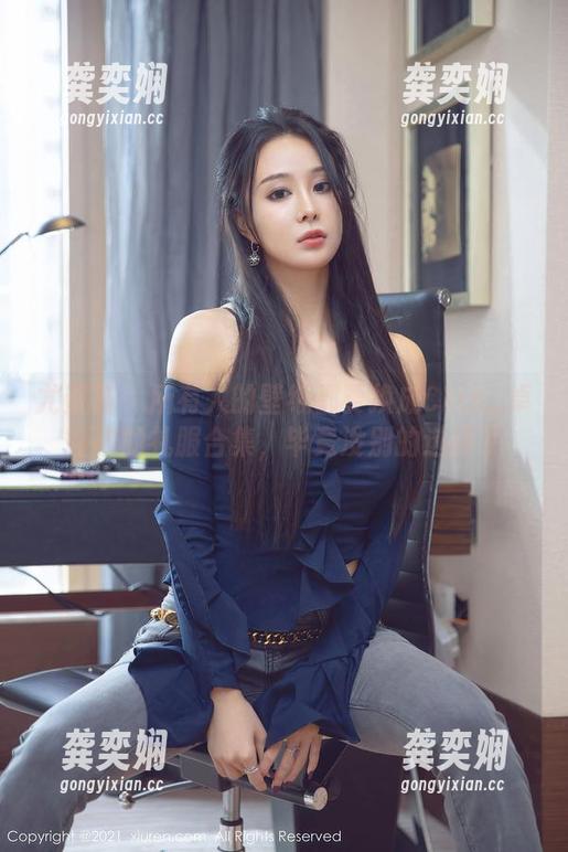 尤蜜荟 - 所有人的壁纸都要换成Cris_卓娅祺的礼服合集，毕竟没别的选择了