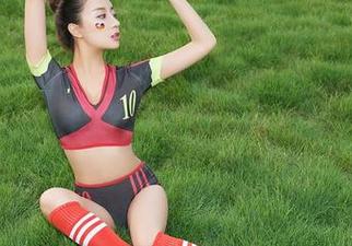 尤蜜荟 – 合法萝莉的户外探险合集：树荫下的懒洋洋时光。