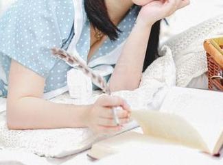 是依酱呀的蕾丝内衣合集，图片总是有种温柔的诱惑