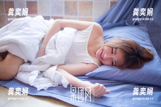 果团网 - 写真分享大赏：little贝壳喵的裤里丝，发现了猫毛不？