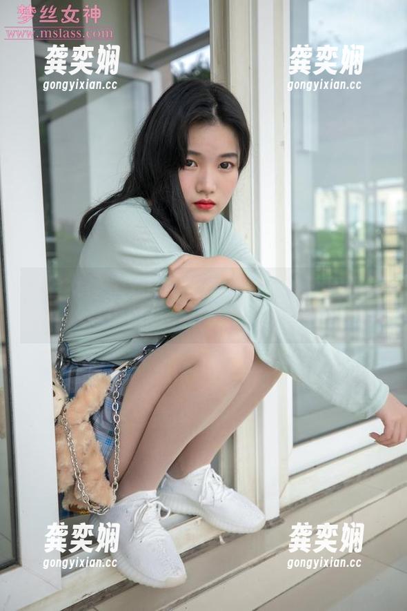 梦丝女神-刘诺 梦丝女神 - 刘诺教室的图包上线!高清就像高中时的学习态度……懒散。